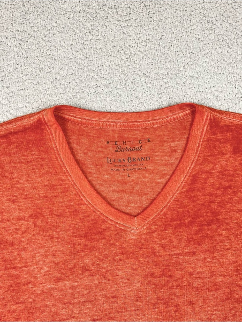 Lucky Brand Venice Burnout Men's Size L Red Short Sleeve V Neck T Shirt Light - Picture 4 of 8